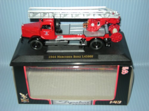 Road Signature<br>1:43 1944 NERCEDES BENZ 4500F